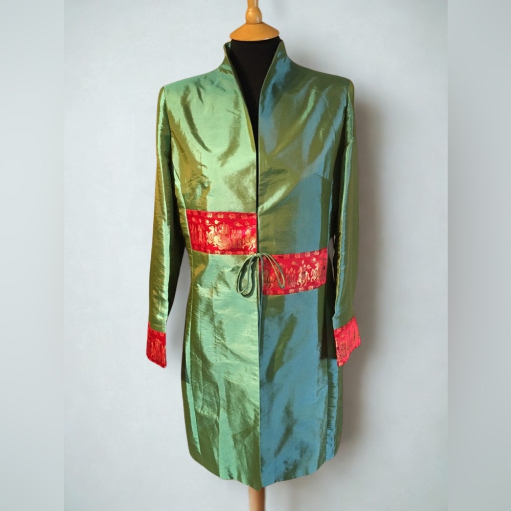 True Vintage Elegant Jade and Red SILK Women's Coat